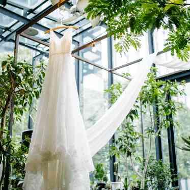 MEDI (メディー) 【カップル実例】お気に入りの一着と、唯一無二空間で過ごすボタニカル挙式