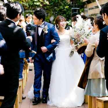 MEDI (メディー) 【カップル実例】シャボン玉シャワーの中で退場♪