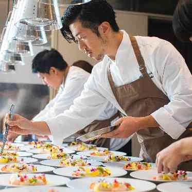 MEDI (メディー) 圧巻のオープンキッチンからもてなす美食の数々