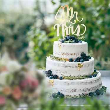 MEDI (メディー) 季節のフルーツをふんだんに使ったウェディングケーキは食べるのが勿体ないくらい!