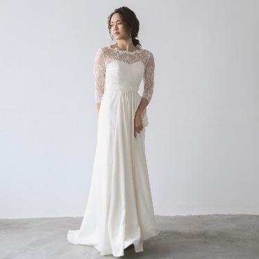 MEDI (メディー) ラインが美しいドレスを取り揃え