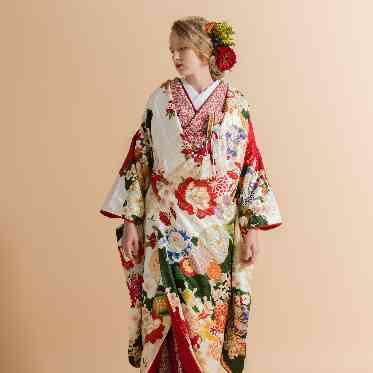 MEDI (メディー) さまざまな色調の美しさが祝宴に華やぎを添える一着