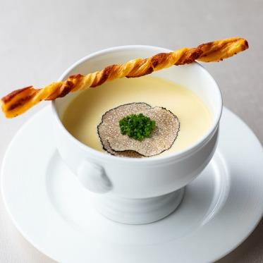 シャングリ・ラ 東京 スープ/素材のうまみ