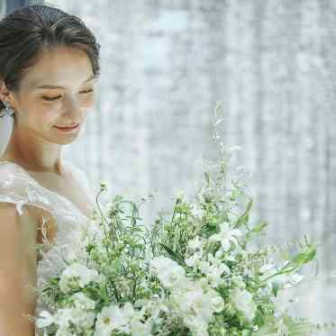 大宮璃宮 滝が流れるチャペルは他にはない誰とも被らない挙式が叶う。