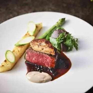 大宮璃宮 こだわりの食材が並ぶ。