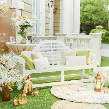 赤坂 アプローズスクエア迎賓館 ガーデンにフォトブースを飾って披露宴中も好きなタイミングでガーデン写真が残せる