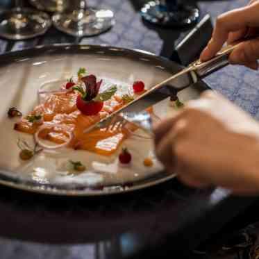 一皿ずつ、見た目に美しいお料理をご提供