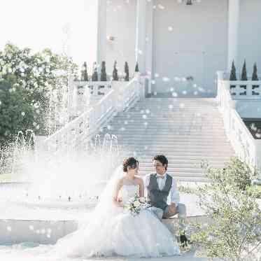 Ciel Belle Terre(シエル ベル テール) 白亜の大制度合うをバックに祝福の噴水が舞う