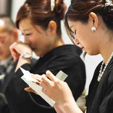 IWAI OMOTESANDO 大切なことだからこそ、真っ先にに伝えたい。結婚式を口実に、普段は伝えられない想い