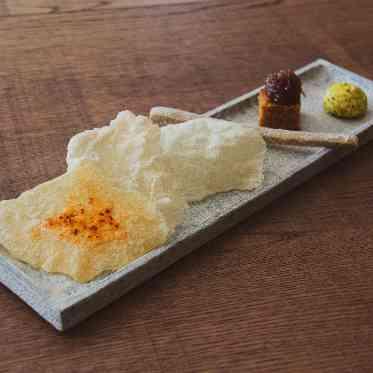 IWAI OMOTESANDO 一番最初にお召し上がりいただくスナック