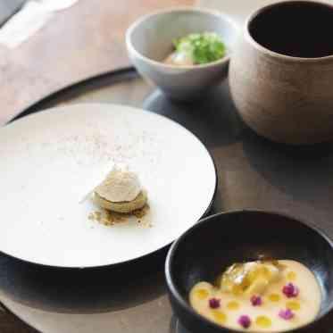 IWAI OMOTESANDO 「結婚式が素敵な思い出になる 手助けのために、料理はある」