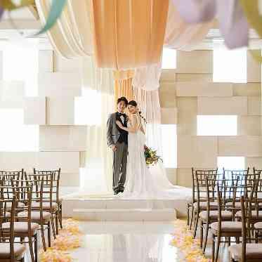 ザ クラシカ ベイリゾート 【キャンバスチャペル】
やわらかな自然光と色合いに癒される!ゲストが自然体で祝福