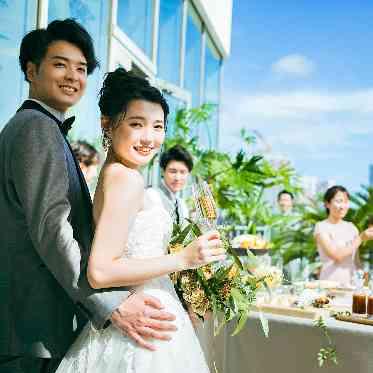 ザ クラシカ ベイリゾート アットホームなパーティが叶う専用テラス。歓談したり、写真を撮ったり、自由に過ごせ