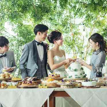 広々としたホワイエスペースでゲストと自由に歓談タイムを♪