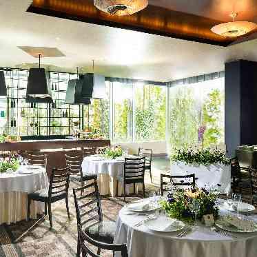 専属シェフが手掛ける少人数専用『CHEF's DINING』