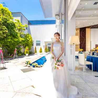 開放感あるパーティ会場