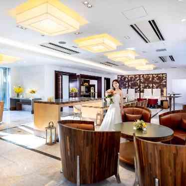 広々としたラウンジ