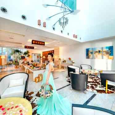 ラウンジには吹き抜けもあり、より広く感じれます