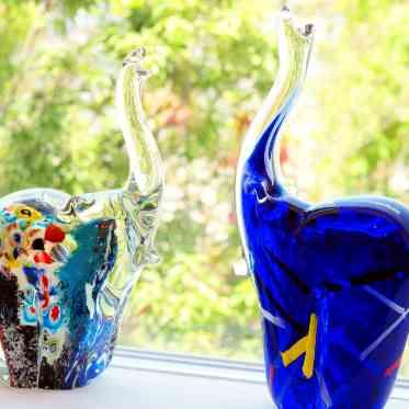 対となるオブジェが館内の至る所に。