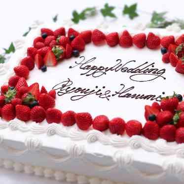 LA POLTO(ラ ポルト) オーダーメイドのウエディングケーキでおふたりの個性を表現しよう