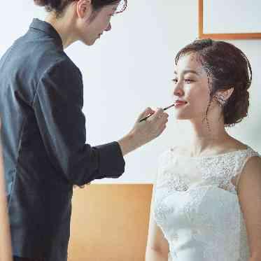 The Liverary(ザ ライヴラリー) トレンドにも敏感な女性のスタイリストが、リハーサルから当日までサポート