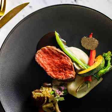 The Liverary(ザ ライヴラリー) 国産和牛を使用したメイン料理