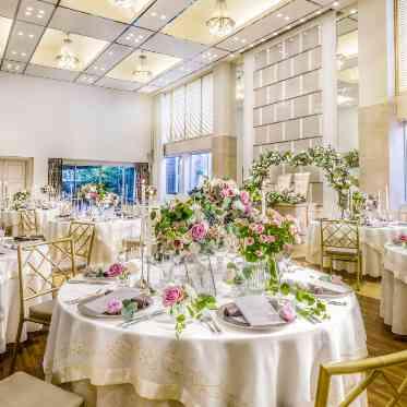 ORIENTAL KYOTO SUZAKU-TEI(オリエンタル京都朱雀邸) 天井高7.5M、開放感溢れる披露宴会場!