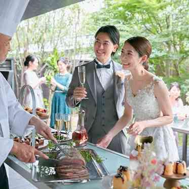 ORIENTAL KYOTO SUZAKU-TEI(オリエンタル京都朱雀邸) 会場併設のテラスではデザートビュッフェなどのガーデン演出も楽しめる