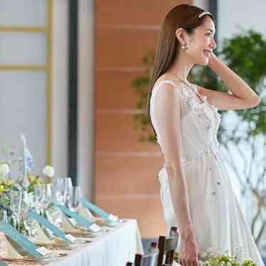 木目調の落ち着いた披露宴会場