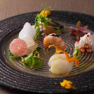 ORIENTAL KYOTO SUZAKU-TEI（オリエンタル京都朱雀邸） おふたりのご出身地にまつわる食材をコース料理に取り入れたオリジナル料理も可能