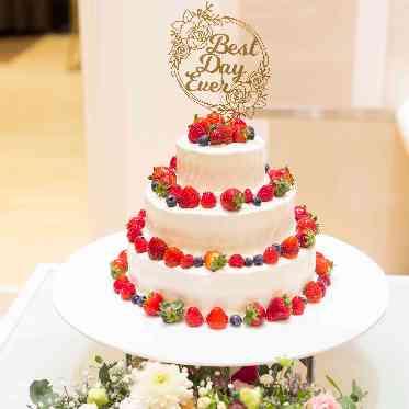 ORIENTAL KYOTO SUZAKU-TEI(オリエンタル京都朱雀邸) 苺を纏ったケーキ