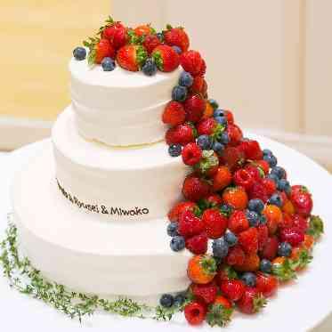 ORIENTAL KYOTO SUZAKU-TEI(オリエンタル京都朱雀邸) こぼれる程のイチゴケーキ