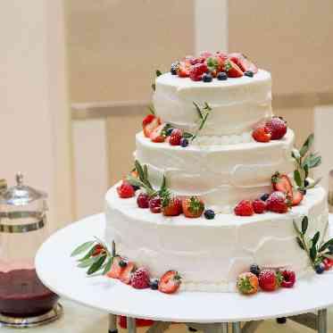 ORIENTAL KYOTO SUZAKU-TEI(オリエンタル京都朱雀邸) 最後にイチゴソースを掛ければ完成!