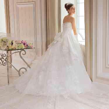 ORIENTAL KYOTO SUZAKU-TEI(オリエンタル京都朱雀邸) 新作ドレスも随時取り入れております