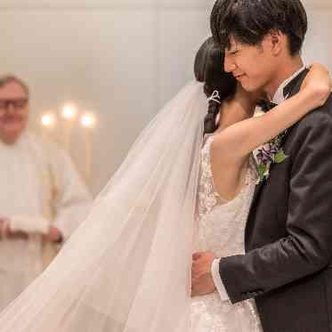 七色に輝くバージンロードでお二人の新たな人生を歩む