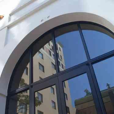 ホテルオークラ東京ベイ たっぷりと陽光がふりそそぐ大きな窓