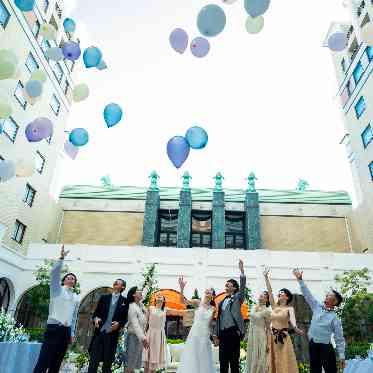 ホテルオークラ東京ベイ お二人の末永い幸せを祈ってゲストの皆様とのバルーンリリース