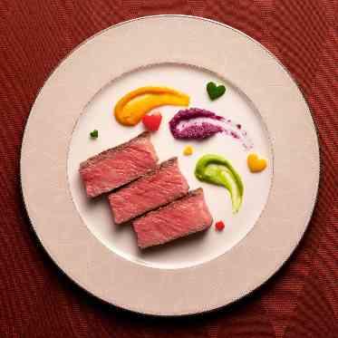 ホテルオークラ東京ベイ 中座のある新郎新婦やゲストのお好みに合わせ食べやすい大きさで提供することも