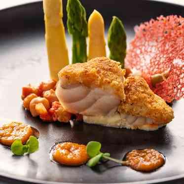 ホテルオークラ東京ベイ 当日の料理は美味しさだけでなく見た目の美しさにもこだわり仕上げます