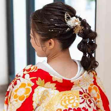 ホテルオークラ東京ベイ 和装ならではの華やかな小物やヘアアレンジも