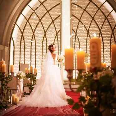 アルマリアン東京 まるで大聖堂のような厳粛な挙式も叶う