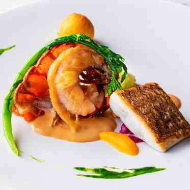 アルマリアン東京 紅白が美しいオマール海老と真鯛の具理恵