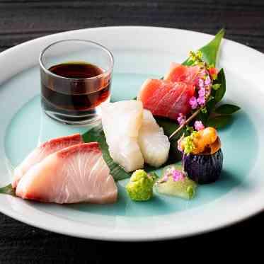 アルマリアン東京 地元で水揚げされた鮮魚のお造り盛り合わせ