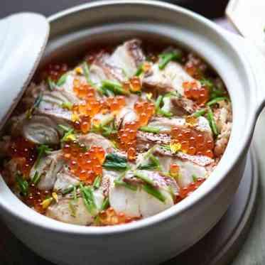 アルマリアン東京 宮城県:お祝いの席でも人気のはらこ飯をメイン料理にそえてご提供