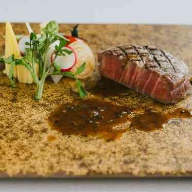 大宮 清水園 ゲストも満足のお肉料理