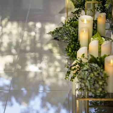 白亜の大理石でできたバージンロード