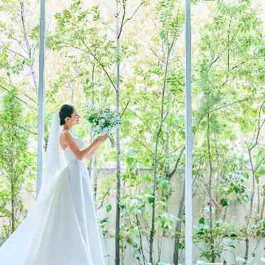 ザ シーズンズランドマーク神戸北野 ウエディングドレスが優しく綺麗に映える緑の聖堂☆彡
