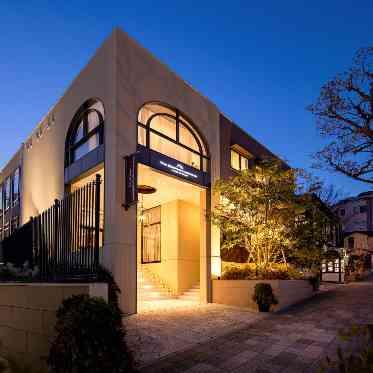 神戸の街並みの中で叶えるトワイライトウエディングも