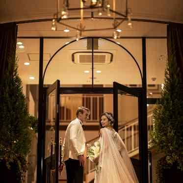 エントランスでのウエディングフォトも