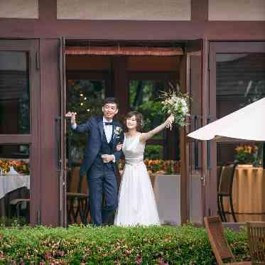 岩崎台倶楽部グラスグラス パーティー会場には広大な中庭が隣接